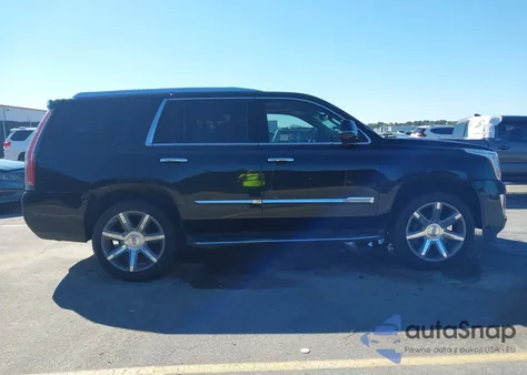 2017 Cadillac Escalade Luxury z USA, uszkodzony, nr VIN 1GYS3BKJ6HR227115